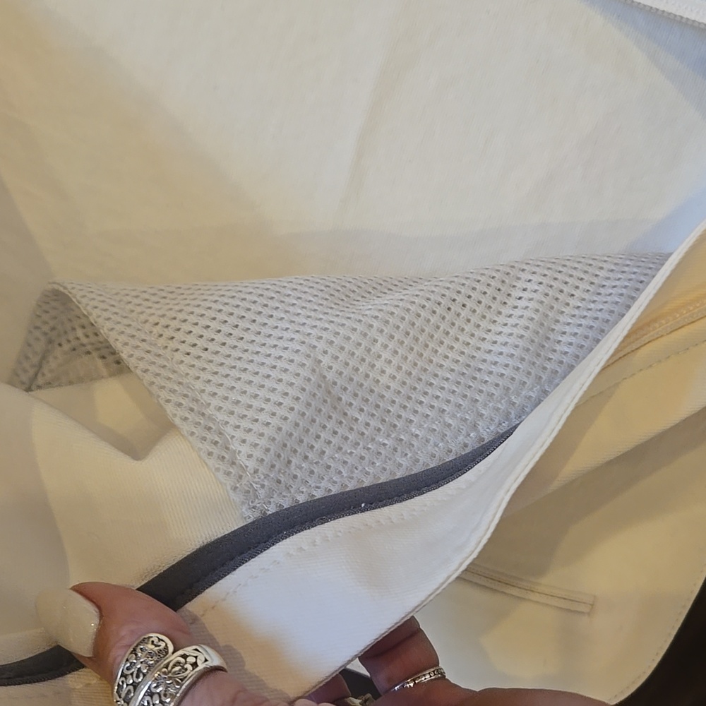 Cloudveil Jackson Hole, Wyoming Creamy White Windbreaker - Picture 13 of 15